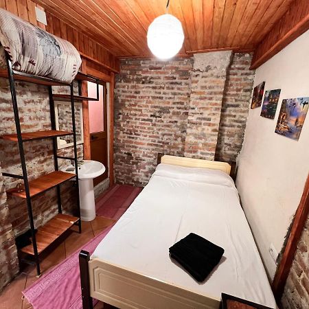 Rooms Nesti Inside Of Castle กรูเยอ ภายนอก รูปภาพ