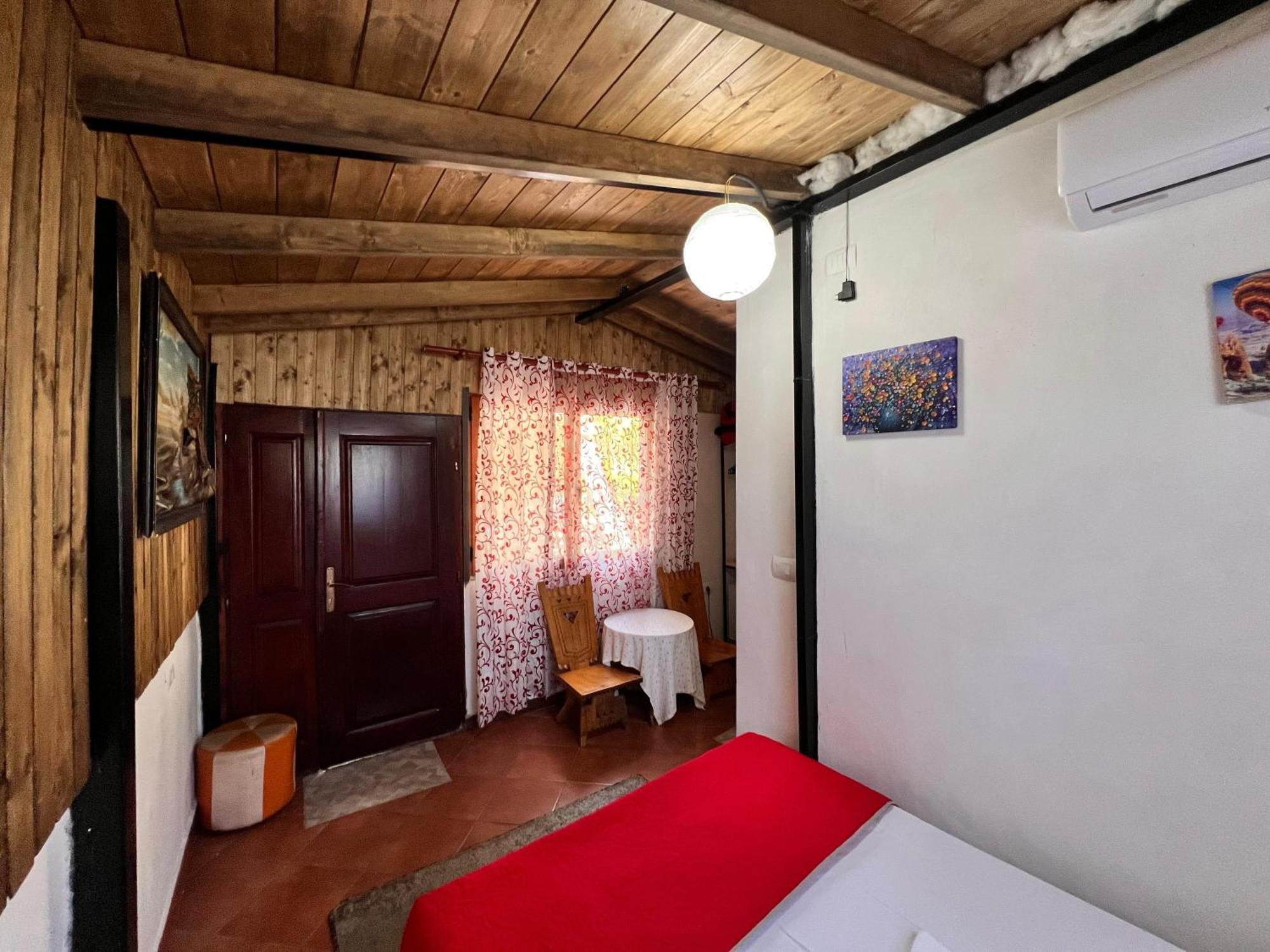 Rooms Nesti Inside Of Castle กรูเยอ ภายนอก รูปภาพ